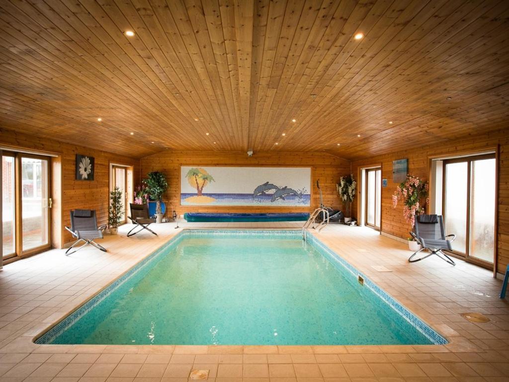 Treetops Cottages & Spa Grimsby Exterior photo